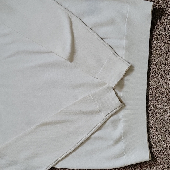 Embroidered Karl Jacobs white enchantment turtle neck sweater size small - Picture 2 of 8